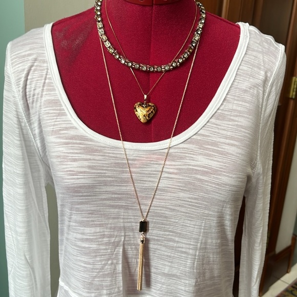 BCBG Top NWOT White asymmetrical hem burnout long sleeve stretch Size M - Picture 2 of 11